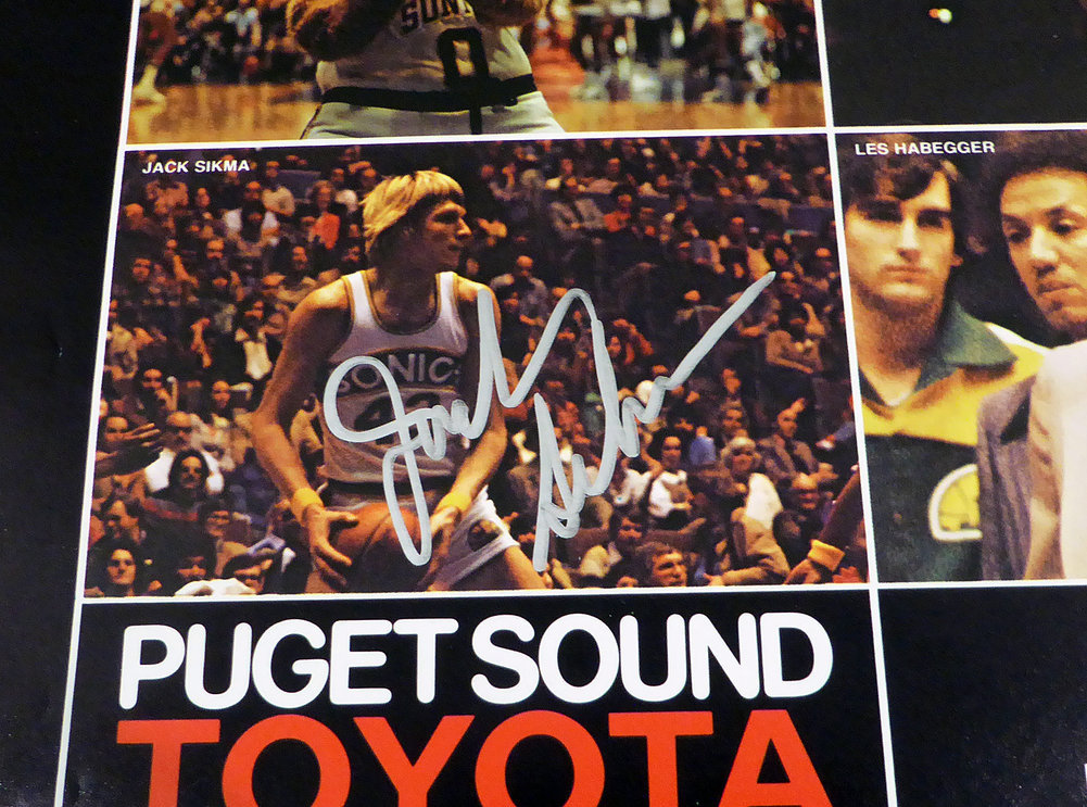 1978-79 NBA Champions Seattle Supersonics Autographed Signed 17X22 Poster Photo With 9 Total Signatures Including Fred Brown & Lenny Wilkens Mcs Holo #51053 Image a