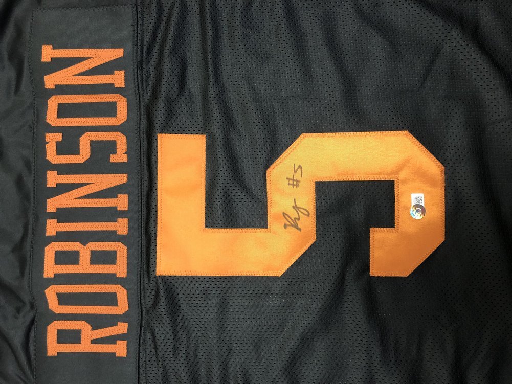 Bijan Robinson Autographed Texas Longhorns Custom #5 Black Jersey Signed in  Black - Beckett QR Authentic
