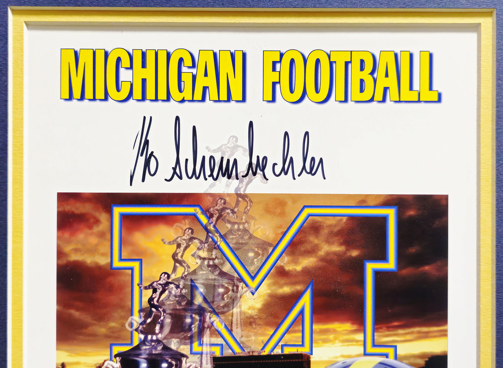 Bo Schembechler Autographed Framed 8X10 Photo Michigan Wolverines Beckett Beckett Qr #Bm04044 Image a