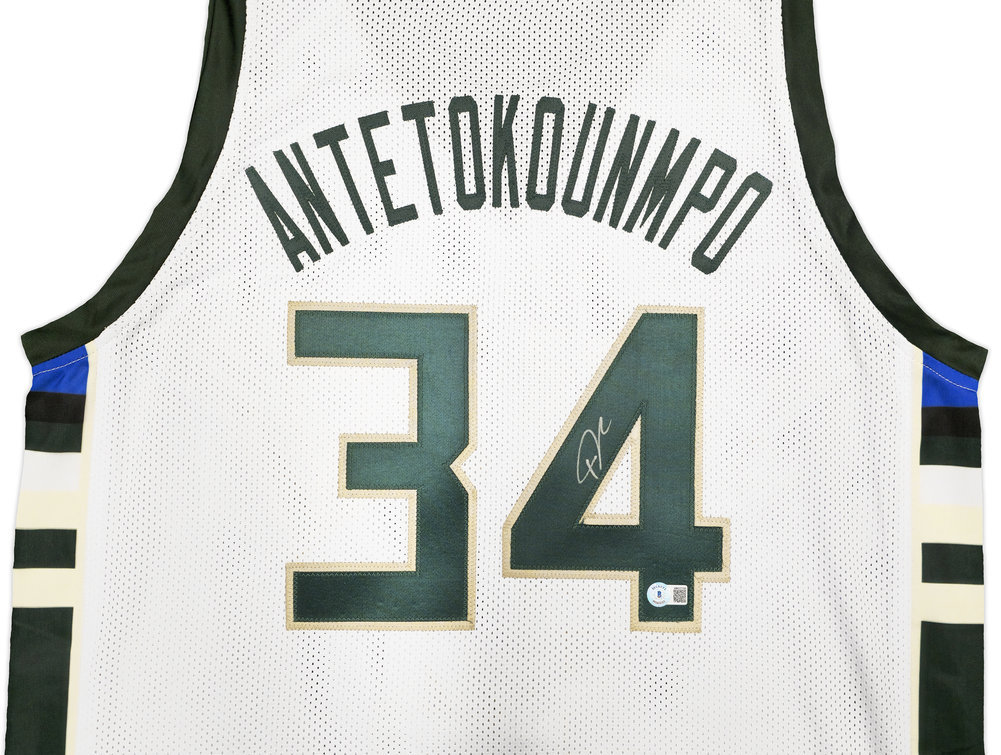 Milwaukee Bucks Giannis Antetokounmpo Autographed Signed White Jersey Beckett Beckett Witness #224707 Image a