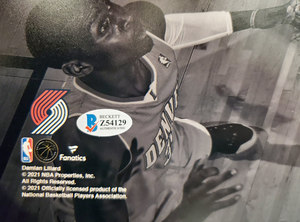 Damian Lillard Autographed Framed 16X20 Photo Portland Trail Blazers Beckett Beckett Image a