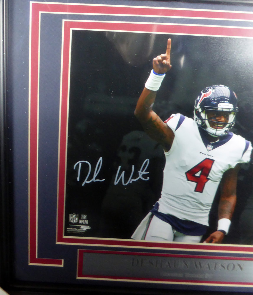 Deshaun Watson Autographed Signed Framed 8X10 Photo Houston Texans Beckett Beckett #130230 Image a