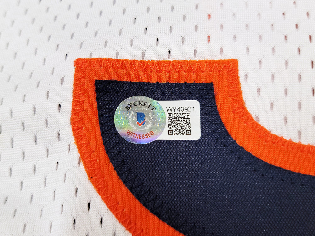 Chicago Bears Dick Butkus Autographed White Jersey Beckett Beckett Witness #210525 Image a