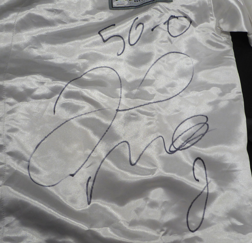 Floyd Mayweather Autographed White Everlast Robe "50-0" JSA Image a