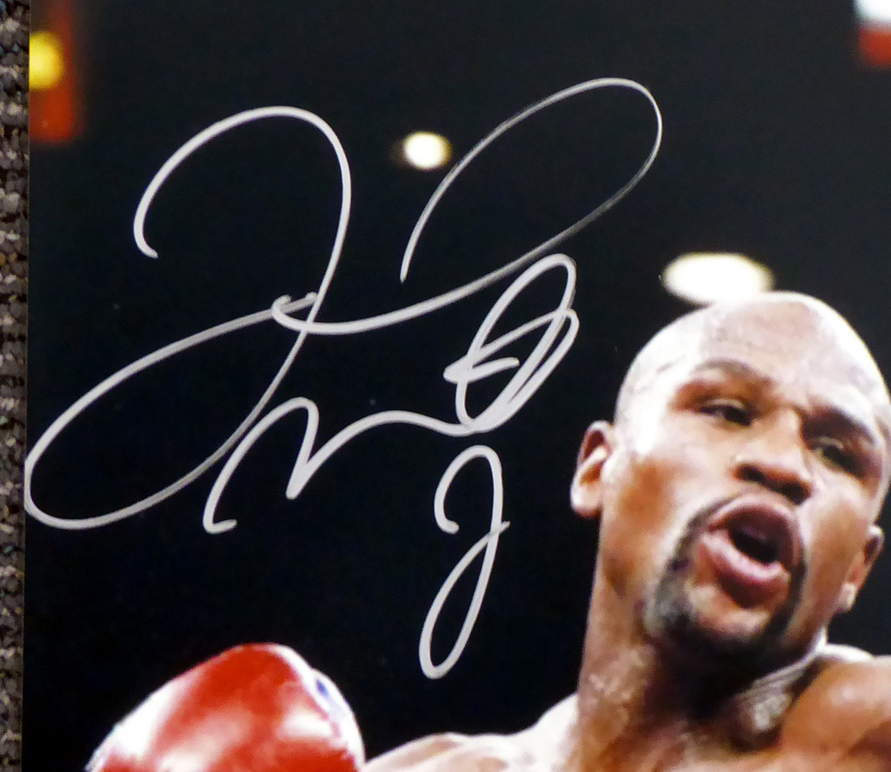 Floyd Mayweather Jr. Autographed 16X20 Photo Vs. Pacquiao Beckett Beckett Image a