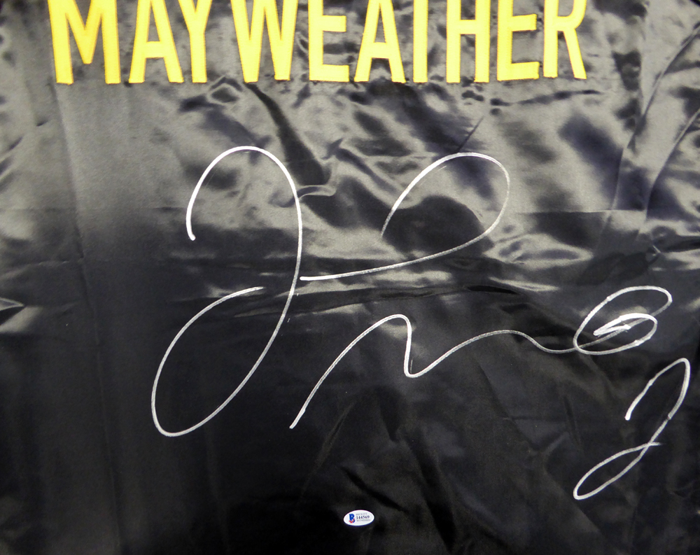 Floyd Mayweather Jr. Autographed Black Boxing Robe Beckett Beckett Image a