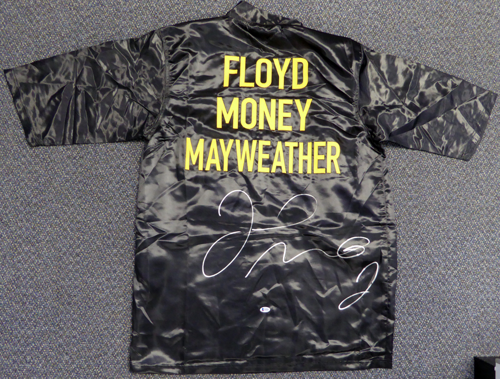 Floyd Mayweather Jr. Autographed Black Boxing Robe Beckett Beckett Image a