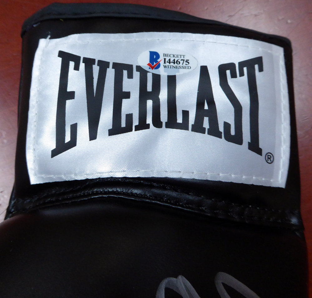 Floyd Mayweather Jr. Autographed Black Everlast Boxing Glove Lh Beckett Beckett Image a