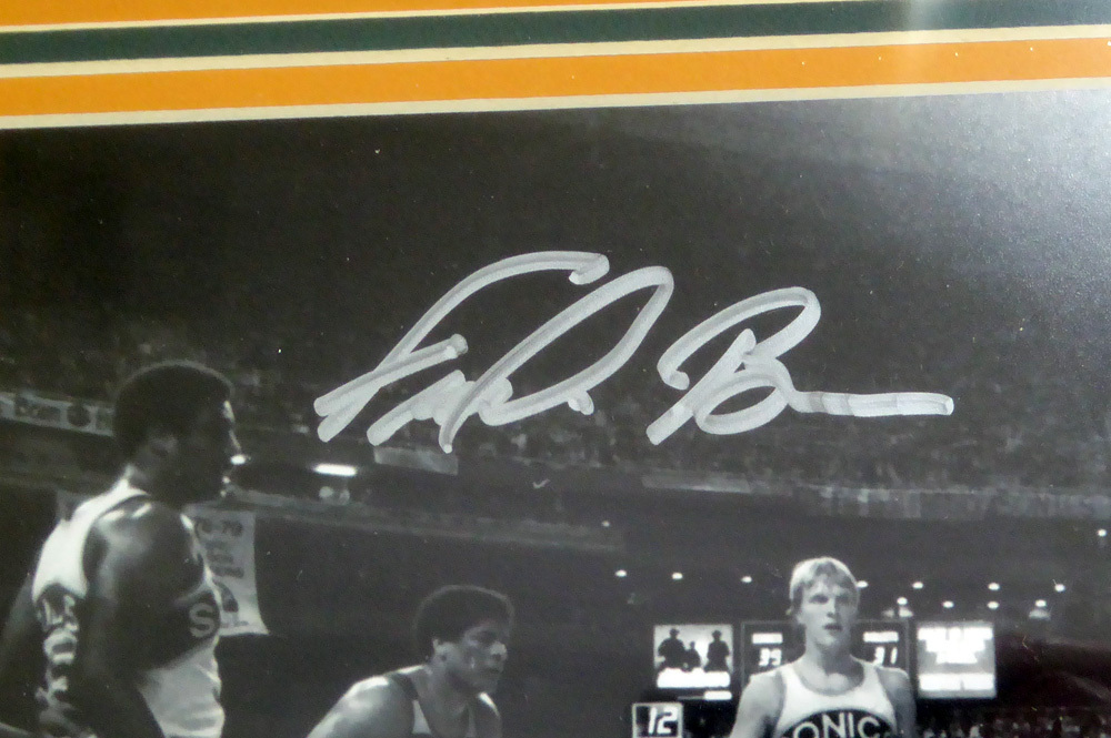 Downtown Fred Brown Autographed Framed 8X10 Photo Seattle Sonics Mcs Holo #123676 Image a