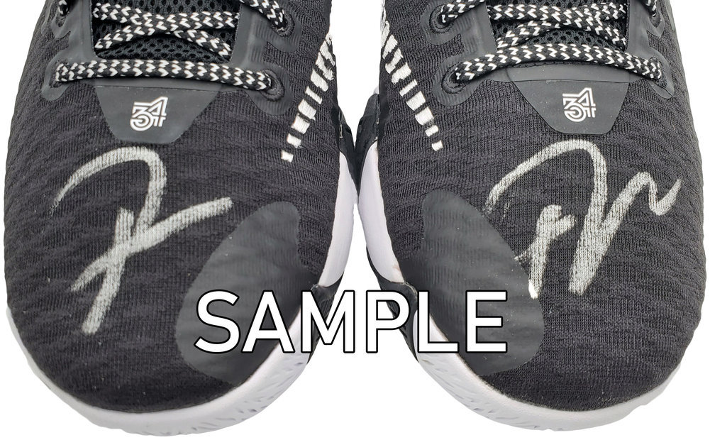 Giannis Antetokounmpo Autographed Signed Black Nike Immortality Shoes Milwaukee Bucks Size 14 Pair Beckett Beckett Qr #197427 Image a