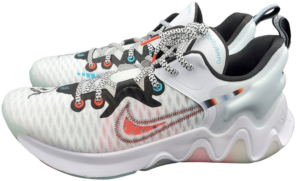 Giannis Antetokounmpo Autographed Signed White Nike Immortality Shoes Milwaukee Bucks Size 13 Pair Beckett Beckett Qr #197432 Image a