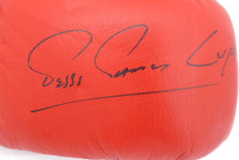 Jesse James Leija Autographed Red Everlast Boxing Glove Beckett Beckett Image a