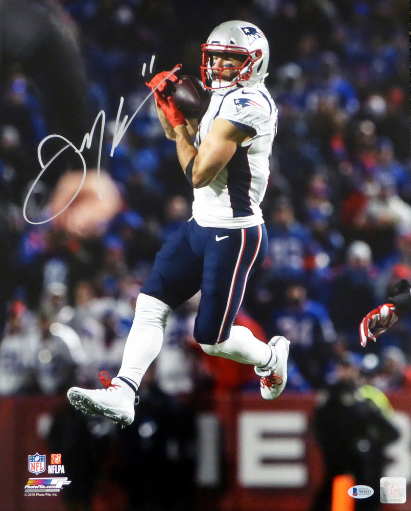 Julian Edelman Autographed Framed 16X20 Photo New England Patriots Beckett Beckett Image a
