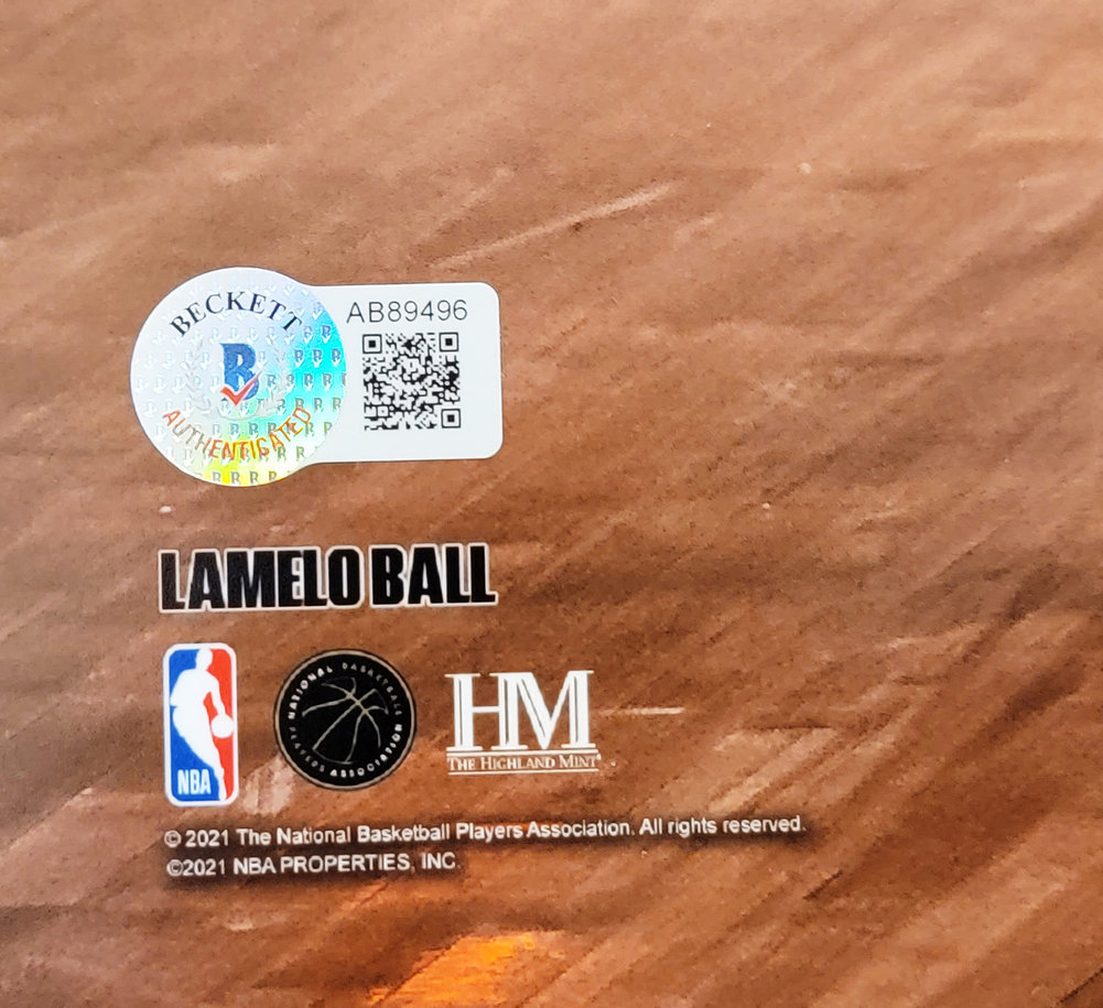 Lamelo Ball Autographed 16X20 Photo Charlotte Hornets Beckett Beckett Qr #209478 Image a
