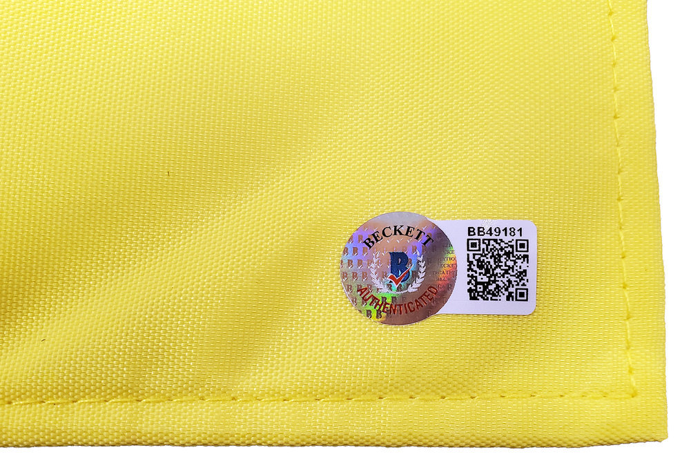 Lee Elder Autographed Yellow 2021 Masters Pin Flag Beckett Beckett Image a