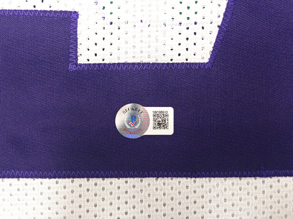 Washington Huskies Michael Penix Jr. Autographed White Jersey Beckett Witness Qr #222053 Image a