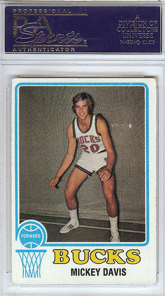 Mickey Davis Autographed 1973 Topps Card #107 Milwaukee Bucks PSA/DNA Image a