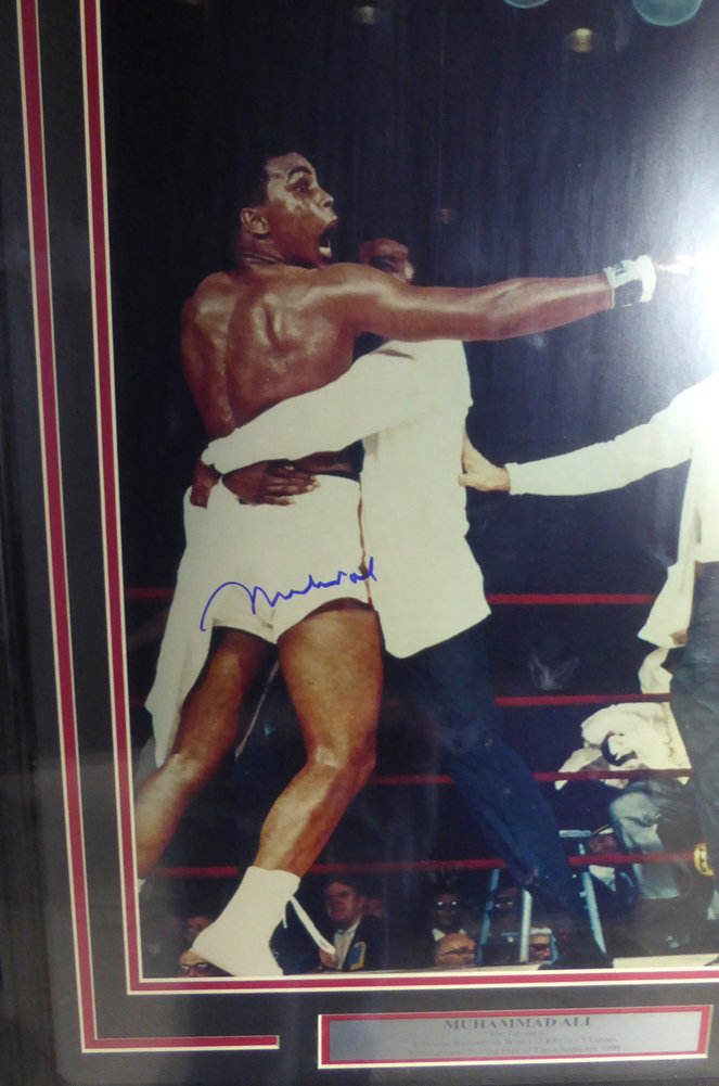 Muhammad Ali Autographed Signed Framed 16x20 Photo - PSA/DNA Authentic Image a