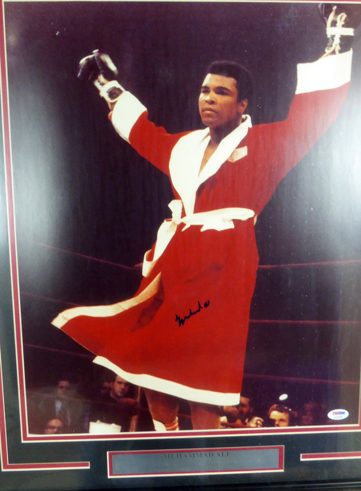 Muhammad Ali Autographed Framed 16X20 Photo PSA/DNA Image a