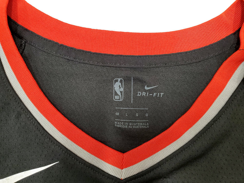 Portland Trail Blazers Damian Lillard Autographed Signed Black Nike Jersey Size L Beckett Beckett Image a