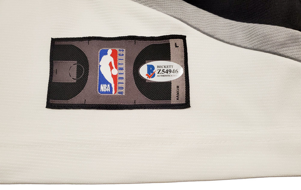 Portland Trail Blazers Damian Lillard Autographed Signed White Fanatics Jersey Size L Beckett Beckett Image a