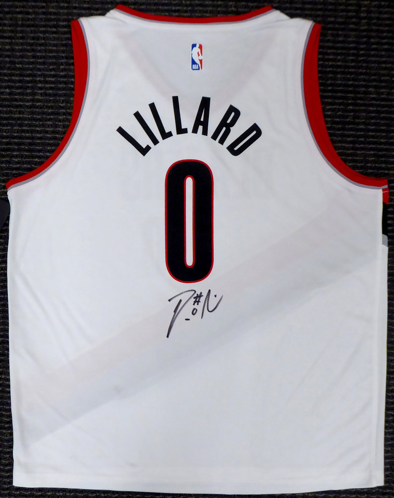 Portland Trail Blazers Damian Lillard Autographed Signed White Fanatics Jersey Size Xl Beckett Beckett Image a