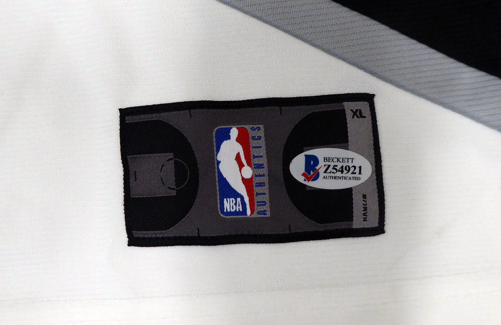 Portland Trail Blazers Damian Lillard Autographed Signed White Fanatics Jersey Size Xl Beckett Beckett Image a