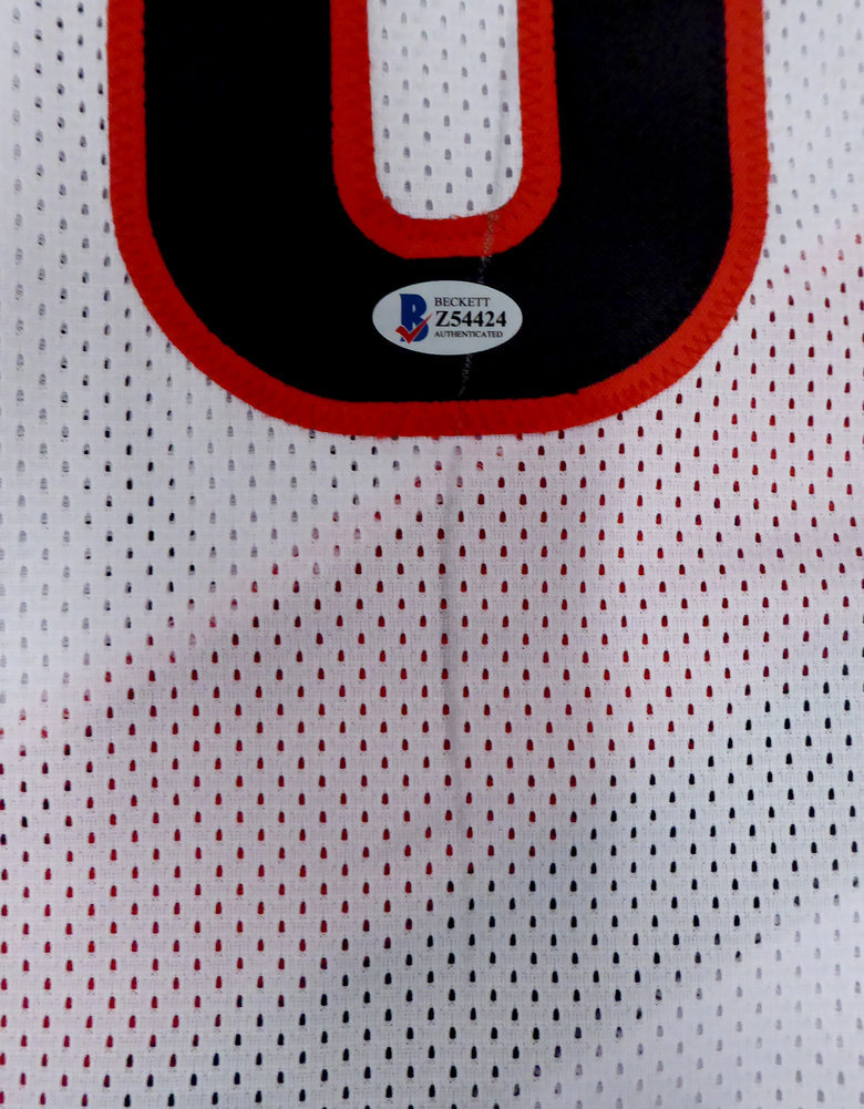 Portland Trail Blazers Damian Lillard Autographed White Jersey (Mark) Beckett Beckett Image a