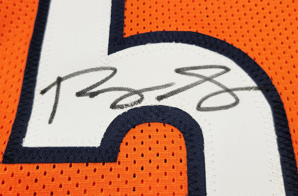 Chicago Bears Roquan Smith Autographed Orange Jersey Beckett Beckett Qr #203020 Image a