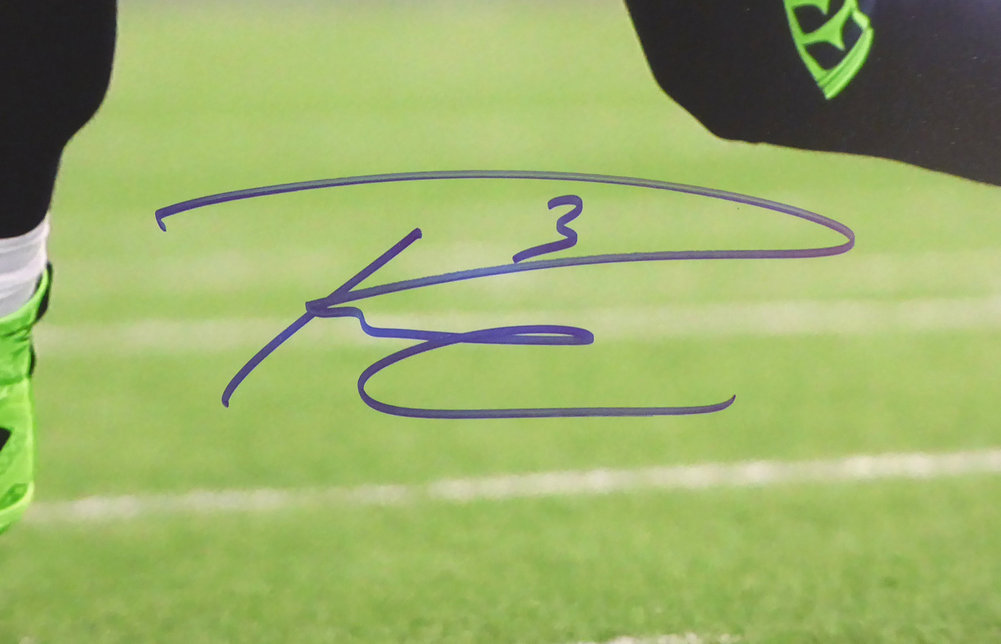 Russell Wilson Autographed 16X20 Photo Seattle Seahawks Rw Holo #159123 Image a