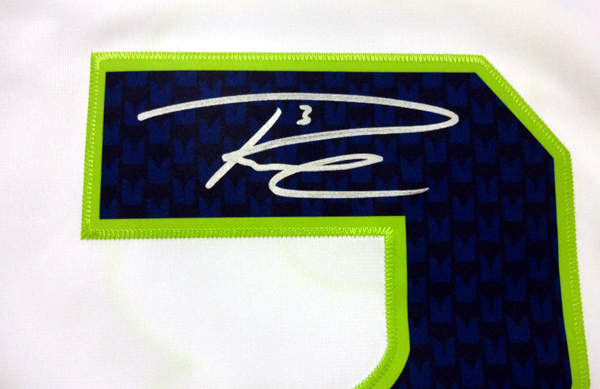 Russell Wilson Autographed Signed Seattle Seahawks White Nike Twill Jersey Size Xxl Rw Holo #71435 Image a
