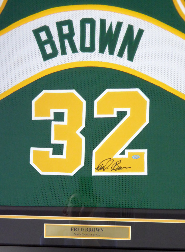 Seattle Sonics "Downtown" Fred Brown Autographed Framed Green Jersey Mcs Holo #107766 Image a