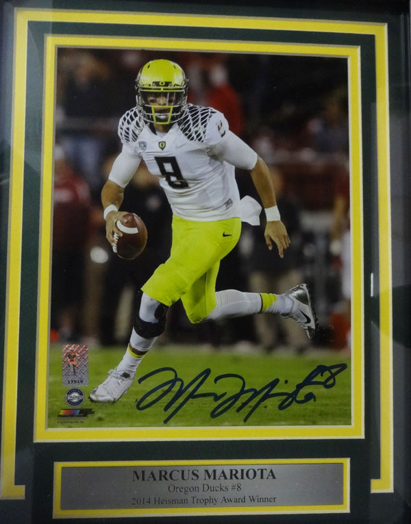 Marcus Mariota Autographed Framed 8X10 Photo Oregon Ducks Mm Holo #89822 Image a