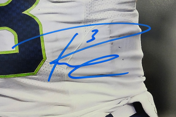 Russell Wilson Autographed 16X20 Photo Seattle Seahawks Super Bowl Rw Holo #74644 Image a