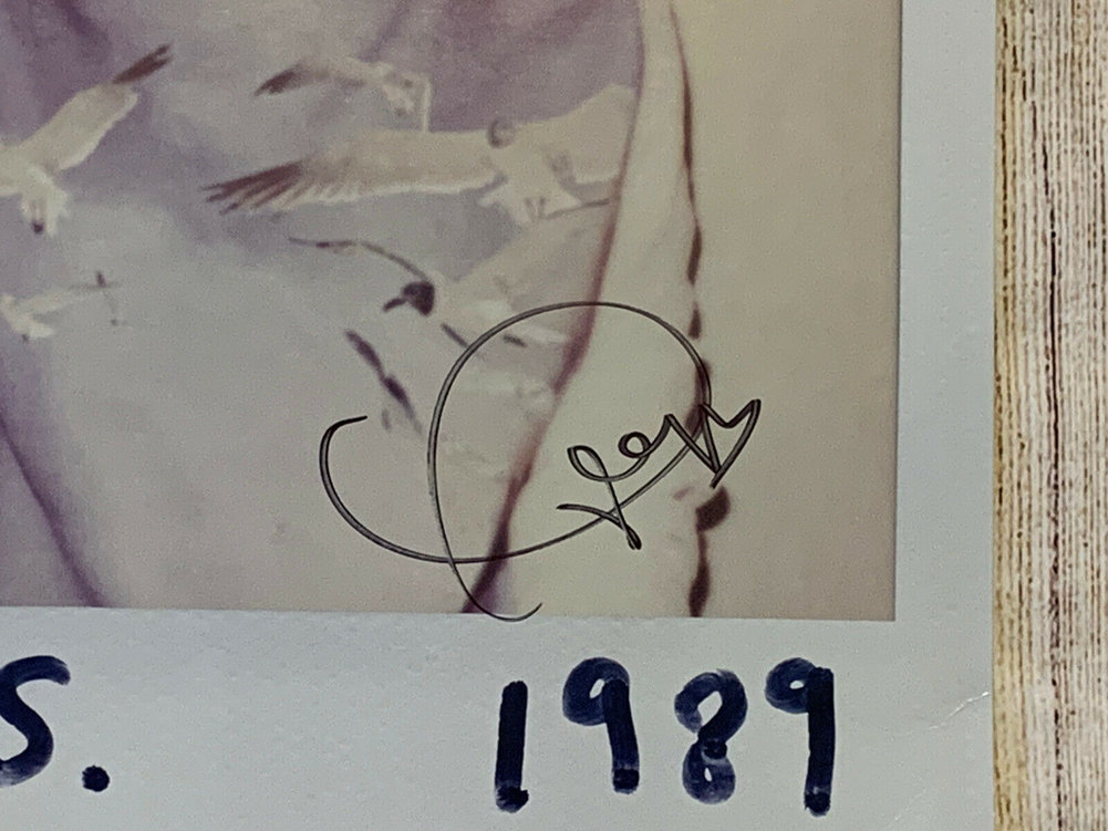 Taylor Swift Autographed Signed Autograph 1989 Vinyl Record Album Beckett Authenticated Beckett