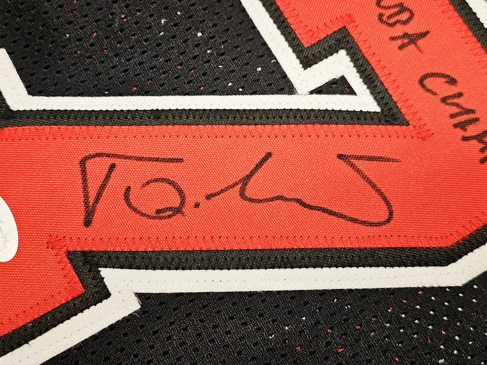 Chicago Bulls Toni Kukoc Autographed Black Jersey "HOF 21" JSA Image a