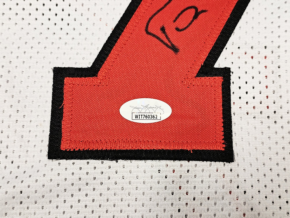 Chicago Bulls Toni Kukoc Autographed White Jersey "HOF 21" JSA Image a