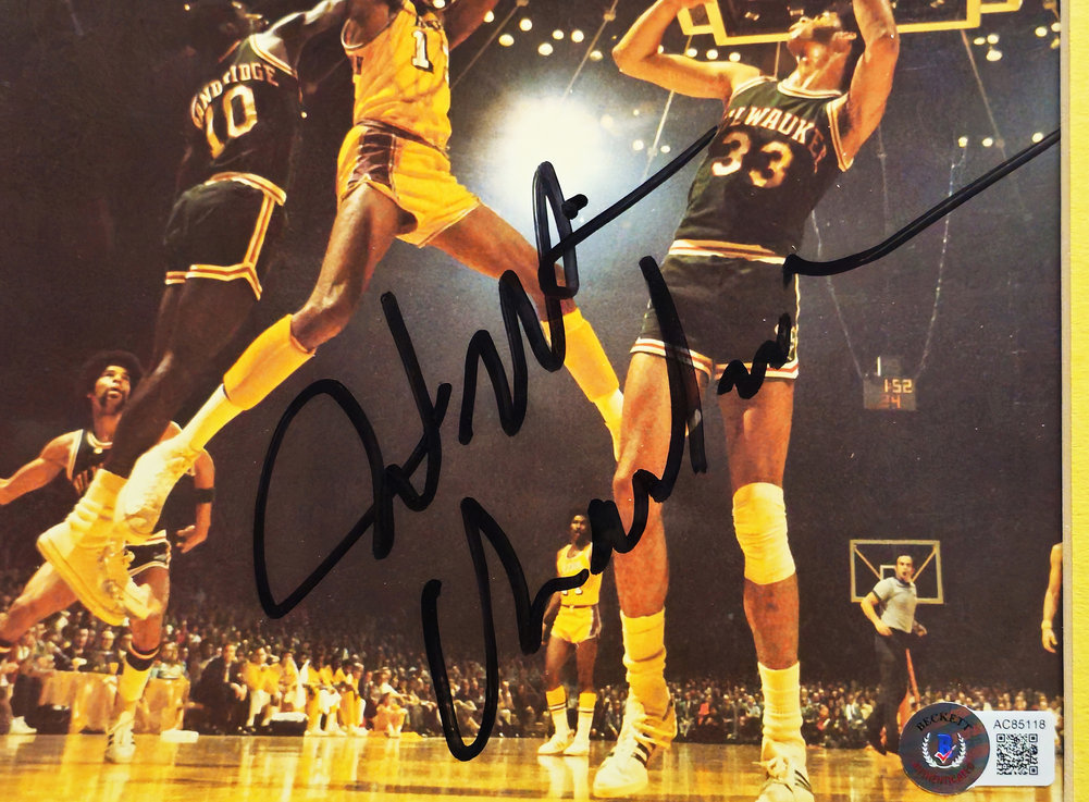 Wilt Chamberlain Autographed Framed 8X10 Photo Los Angeles Lakers Beckett Beckett Image a