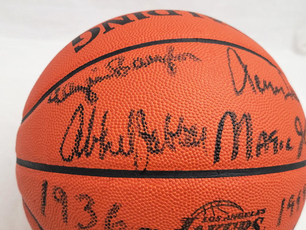 Wilt Chamberlain Autographed Signed Los Angeles Lakers Legends Spalding Game Basketball With 5 Signatures Including & Kareem Abdul-Jabbar Beckett Beckett Image a
