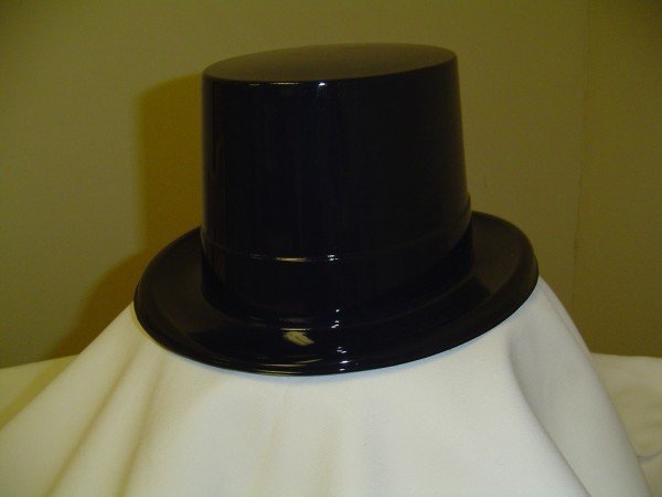 The Beistle Company Black plastic top hat 48518915359005 (The Beistle Company)