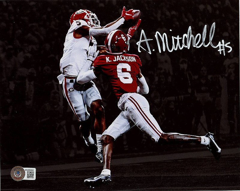 Georgia Bulldogs Autographed Herschel Walker 1981 UGA Football Photo in  2023