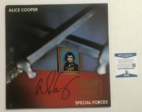 Alicia Vikander Tomb Raider Signed Autograph 8x10 Photo JSA COA