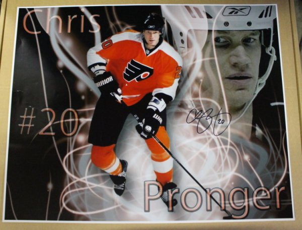 Chris Pronger Autographed Custom Jersey W/PROOF, Picture of Chris