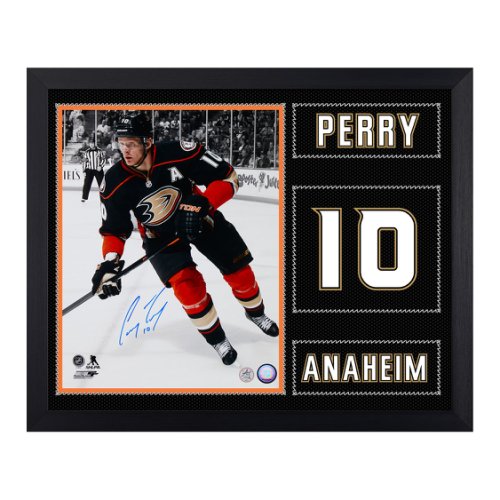  C&I Collectables NHL Anaheim Ducks NHL 8X10 Corey Perry  Anaheim Ducks Three Card Plaque, Brown, N/A : Sports & Outdoors