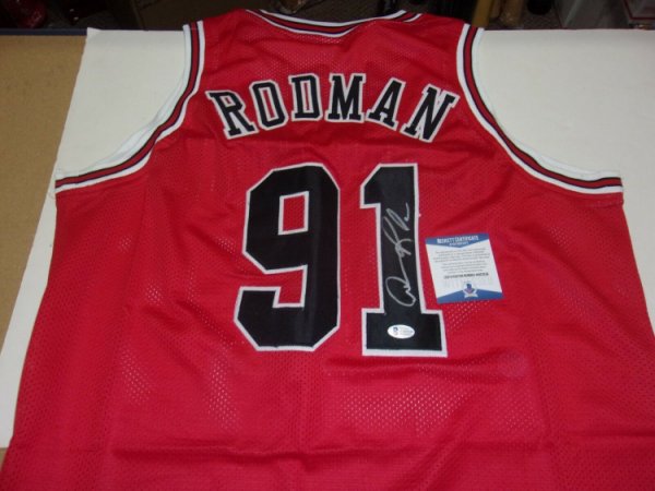 Dennis Rodman Signed Chicago Bulls Framed Jersey Display (JSA) 5xNBA  Champion