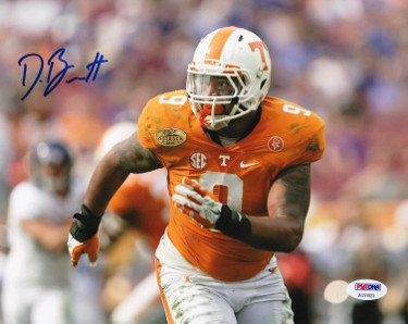 Derek Barnett Autographed Signed Tennessee Volunteers 8x10 Photo #9- PSA  Hologram (horizontal orange jersey run)