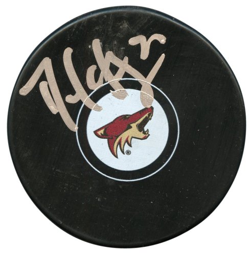 Derek Stepan Arizona Coyotes Autographed Signed Hockey Puck - JSA Authentic # V33684