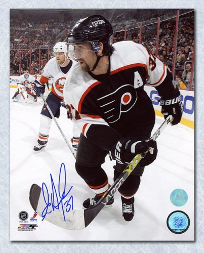 Eric Desjardins autographed hockey card (Philadelphia Flyers, FT) 1996  Upper Deck #195