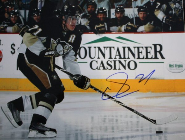 Evgeni Malkin Autographed Signed Pittsburgh Penguins 11 X14 Photo With COA - Main Line Autographs