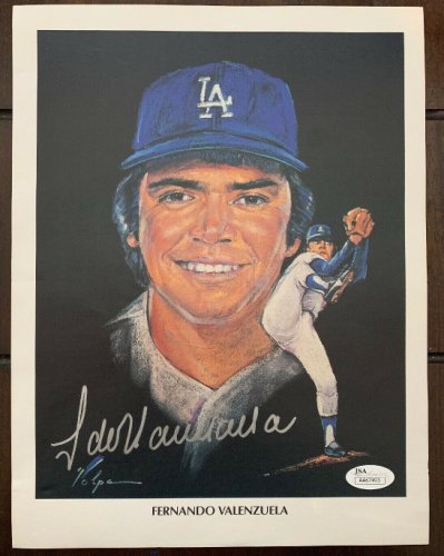 The Ultimate Guide To Fernando Valenzuela Memorabilia: Collectibles, Value, And Authenticity - Image 5